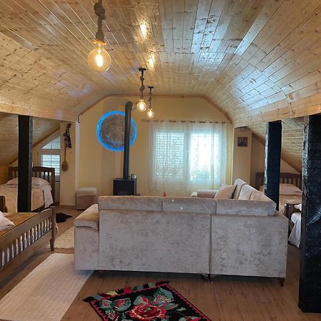 Riza Guest House Puke Exterior photo